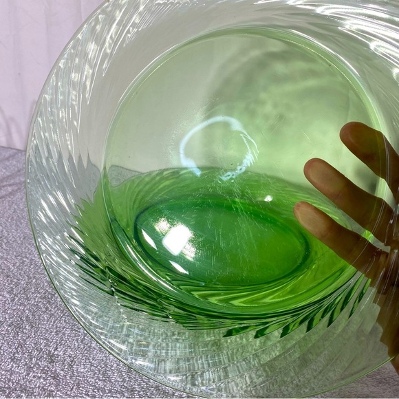 Vintage Pyrex Festiva Spring Green Swirl Rim Glass Dinner Plates x4 - Picture 5 of 11
